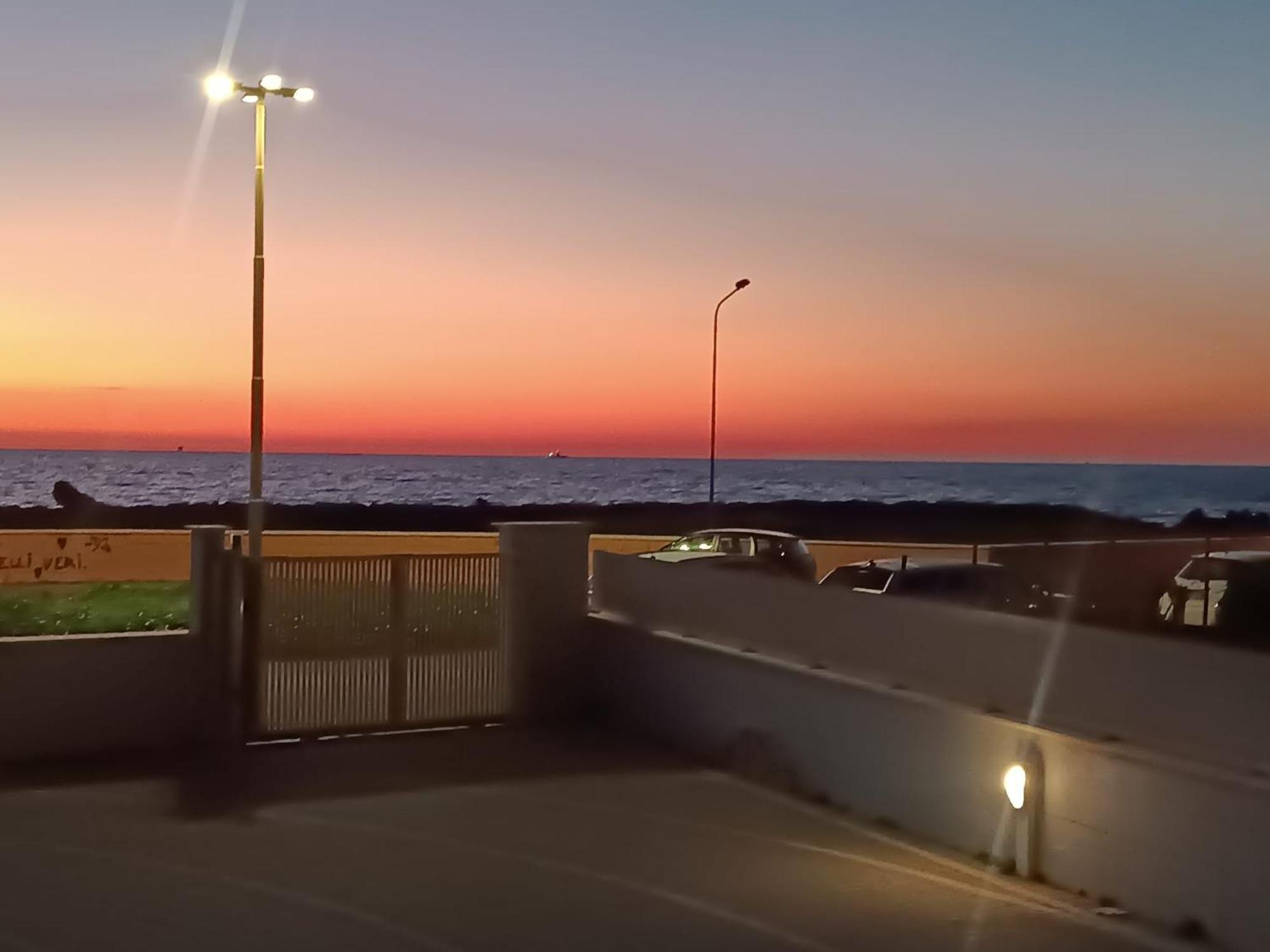 Armareaoverseassuites 1 فيوميتشينو المظهر الخارجي الصورة