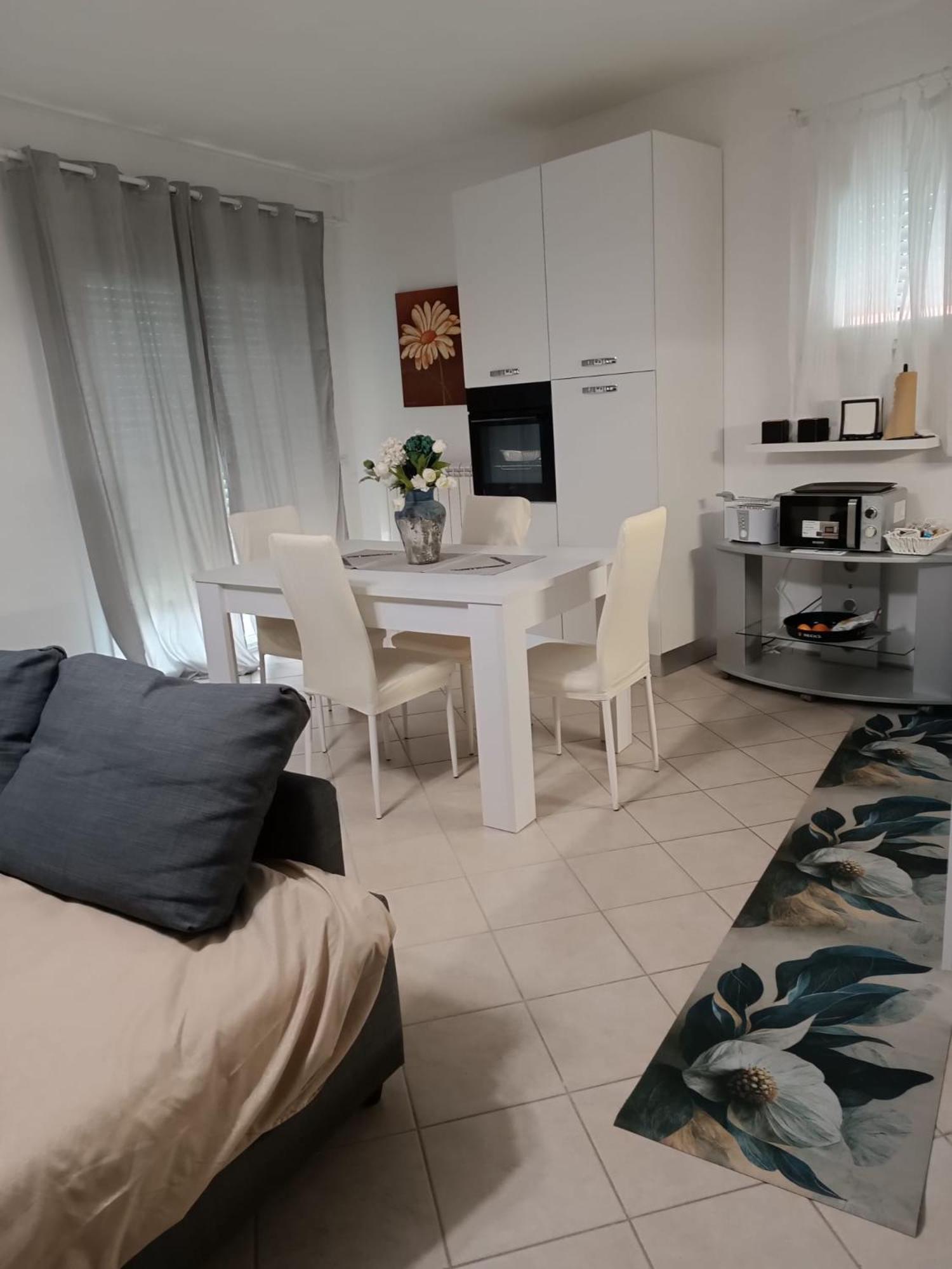 Armareaoverseassuites 1 فيوميتشينو المظهر الخارجي الصورة
