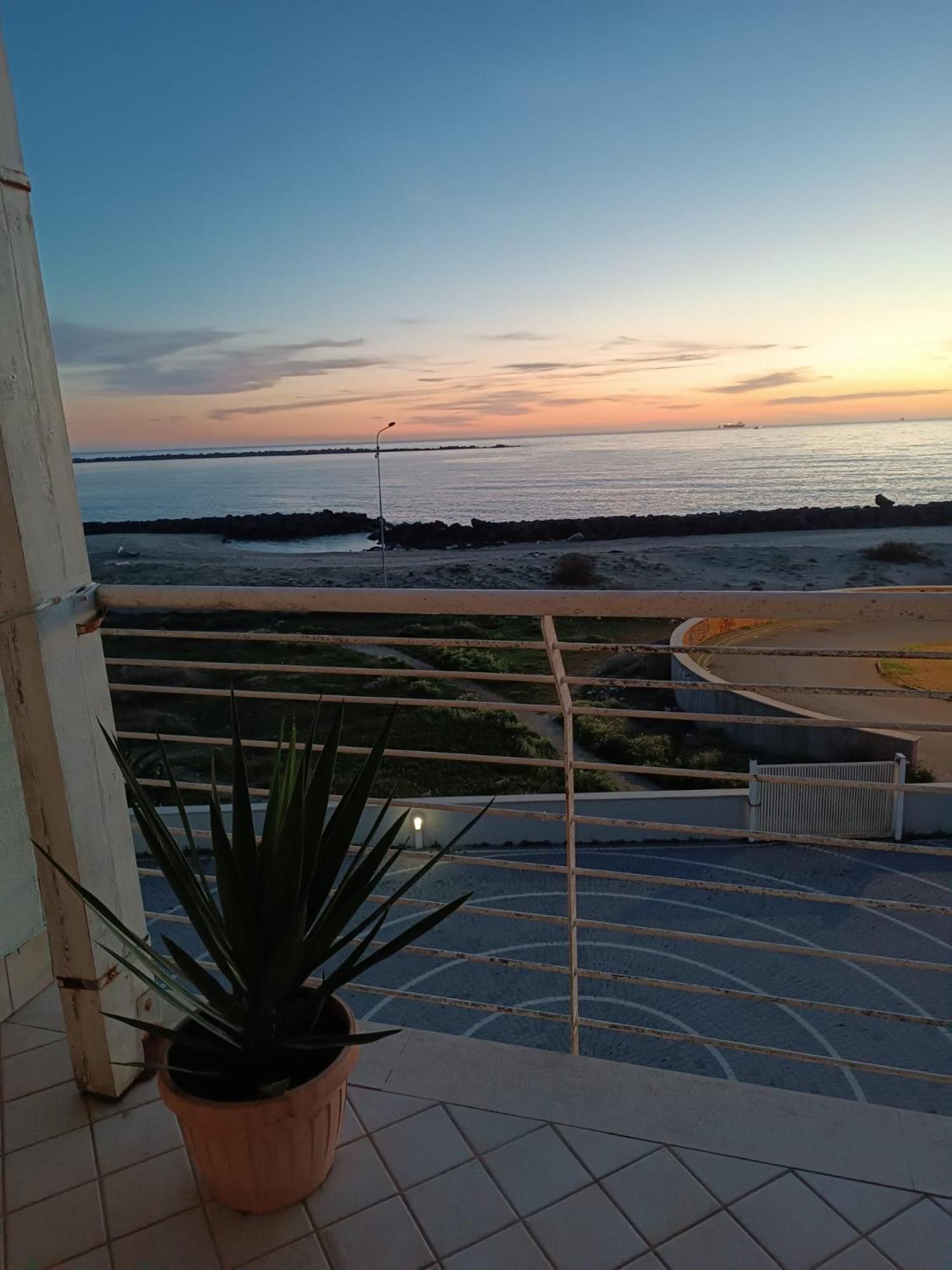 Armareaoverseassuites 1 فيوميتشينو المظهر الخارجي الصورة
