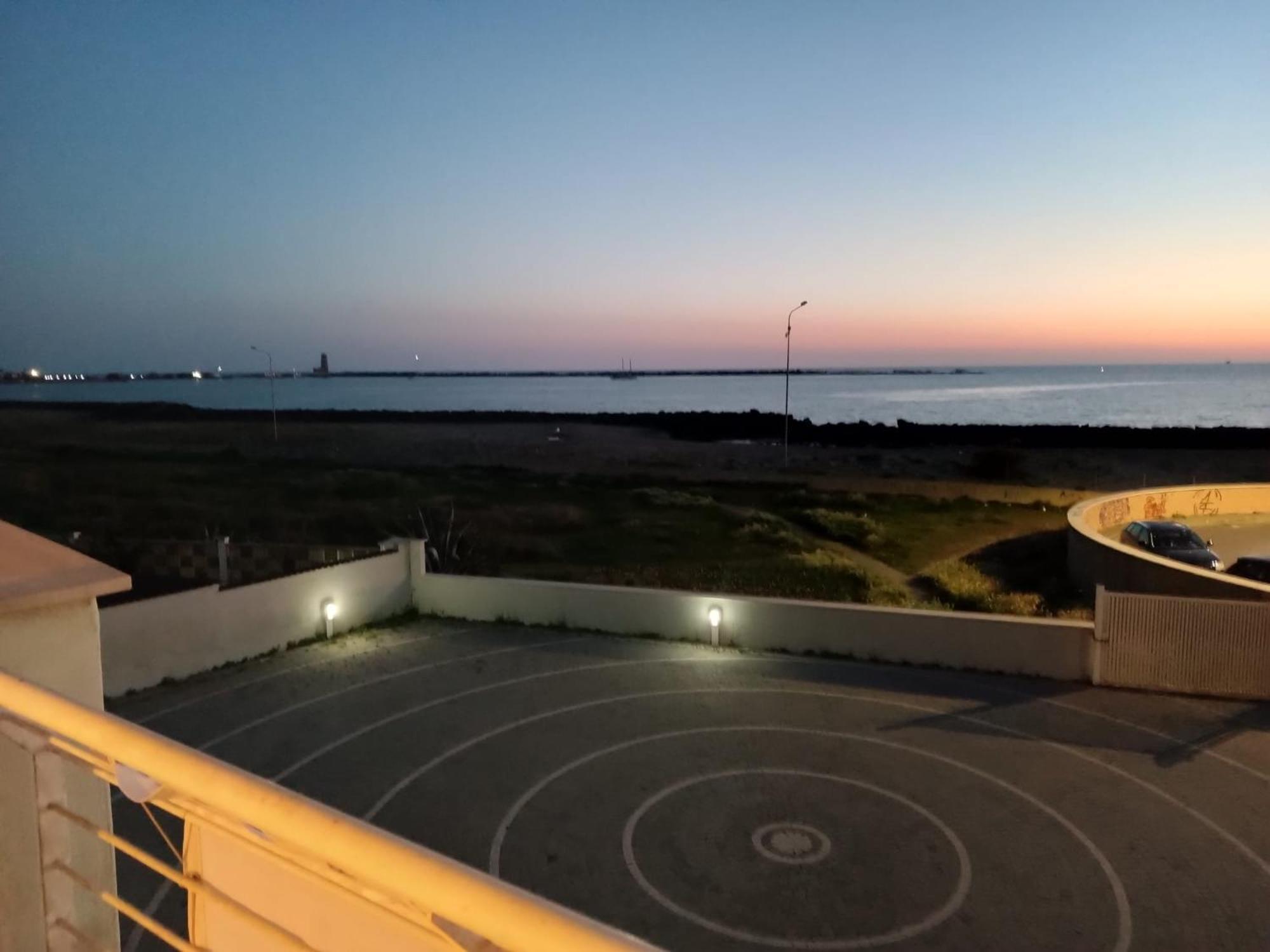 Armareaoverseassuites 1 فيوميتشينو المظهر الخارجي الصورة