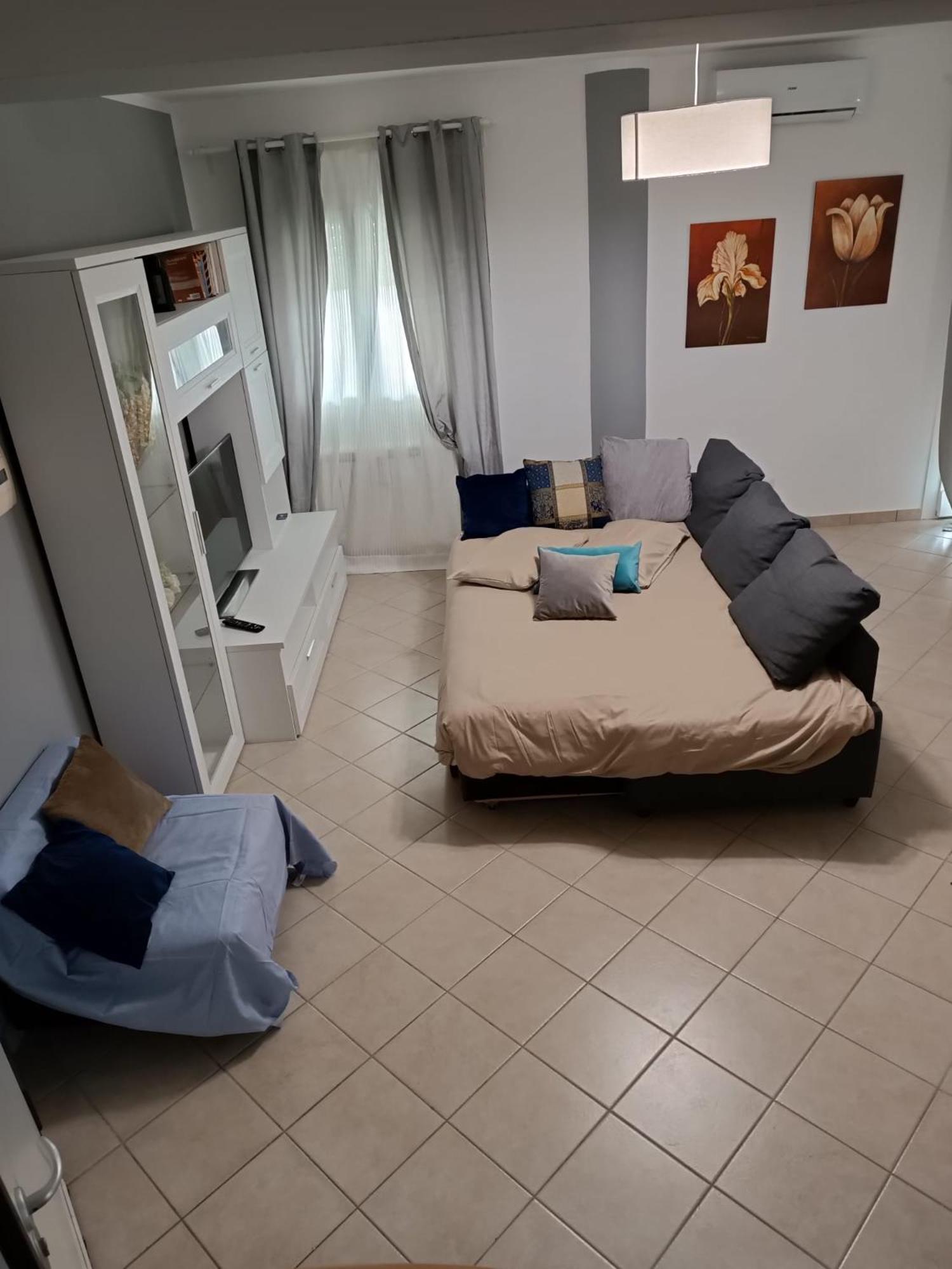 Armareaoverseassuites 1 فيوميتشينو المظهر الخارجي الصورة