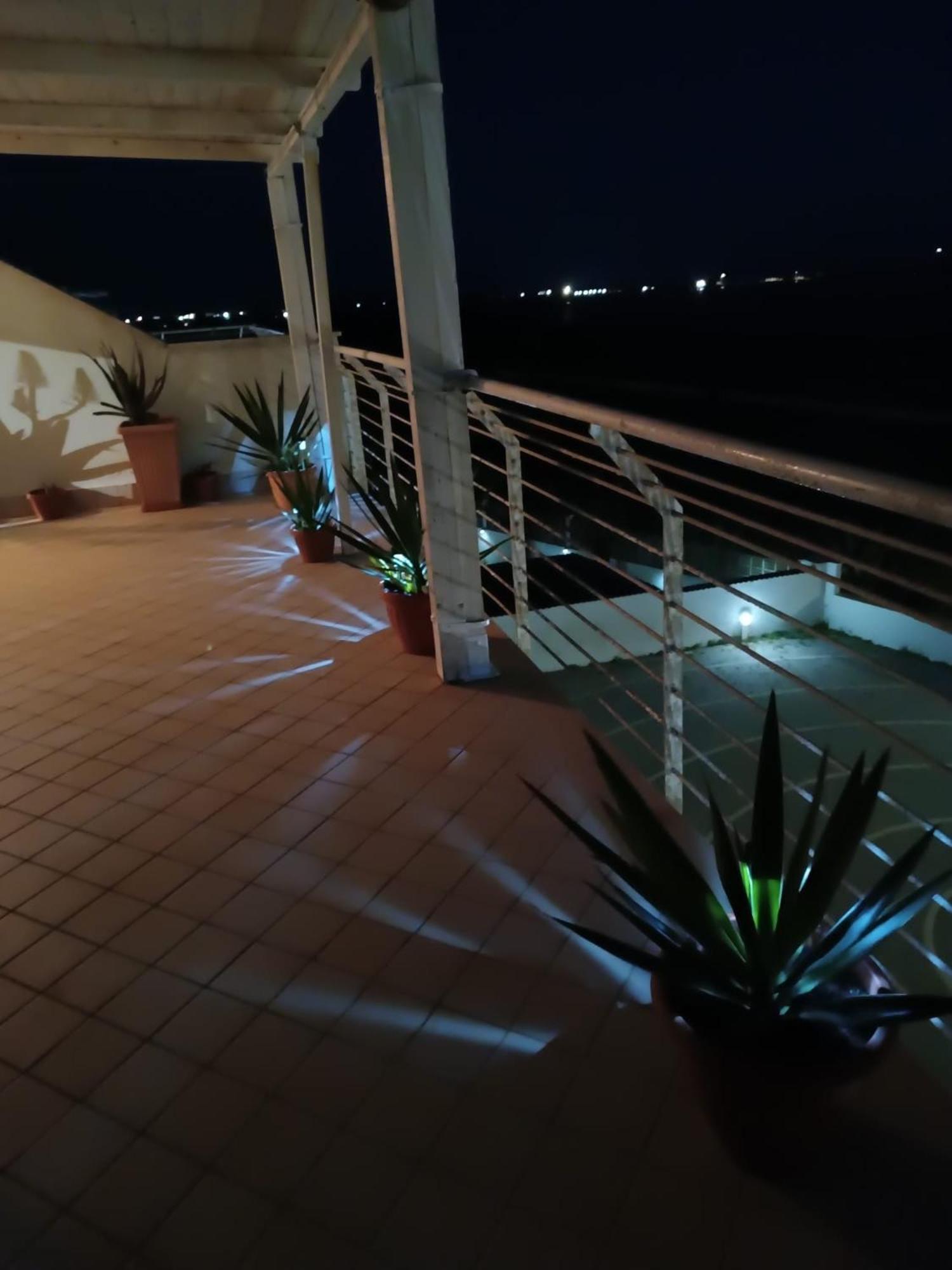 Armareaoverseassuites 1 فيوميتشينو المظهر الخارجي الصورة
