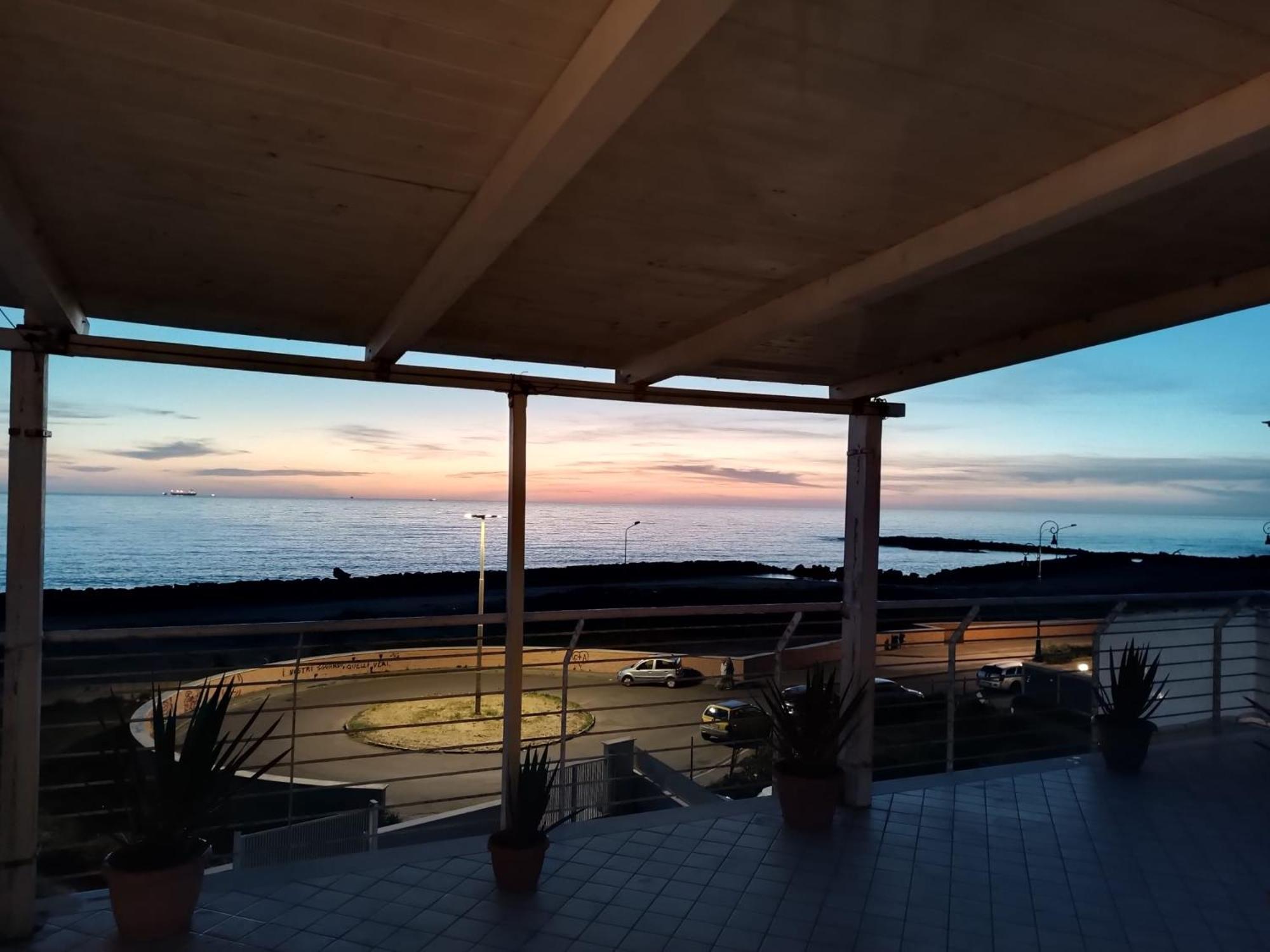 Armareaoverseassuites 1 فيوميتشينو المظهر الخارجي الصورة
